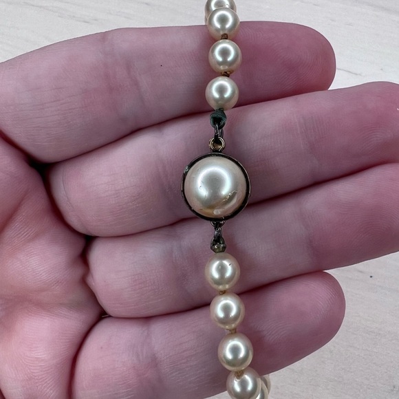 Pearl Bracelet - Picture 3 of 10
